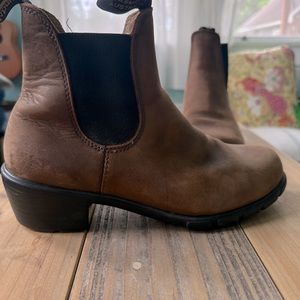 Blundstone heeled brown boots size 8.5